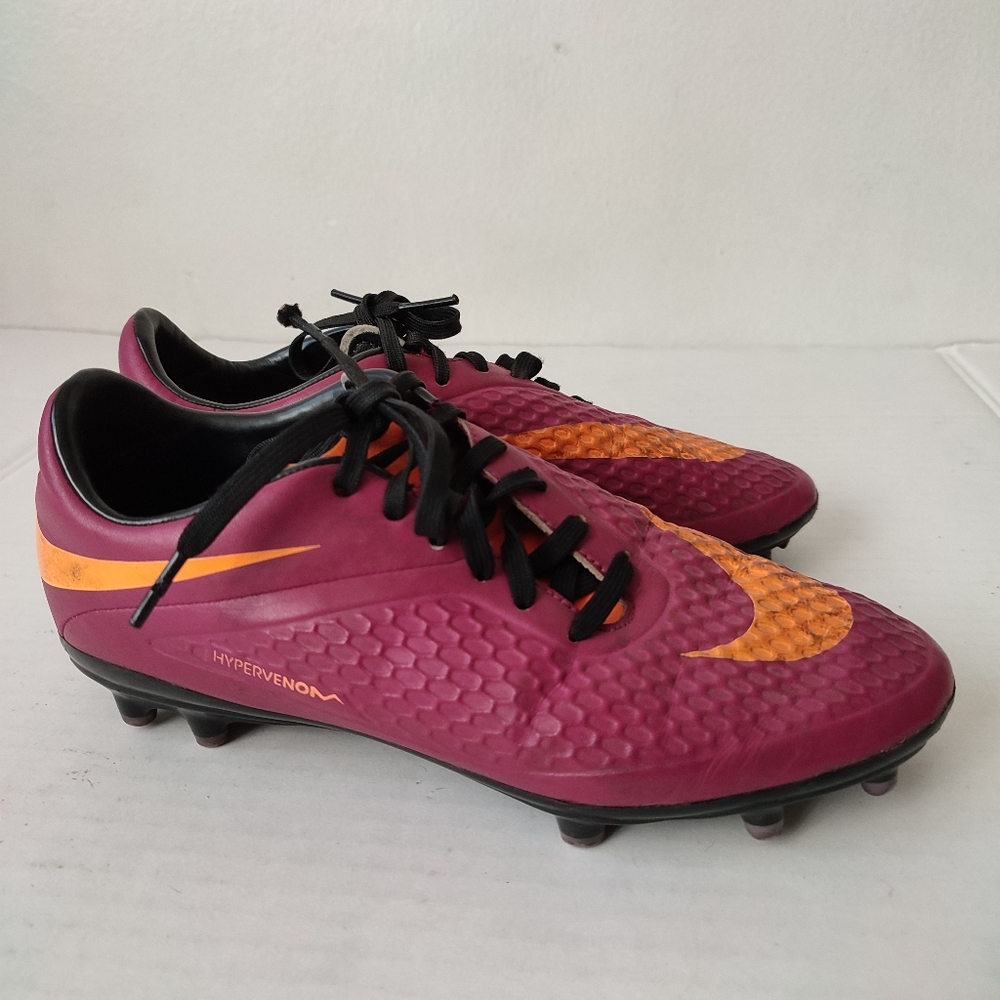 Nike Cleats - Picture 6 of 16